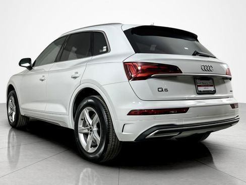 Used 2023 Audi Q5 2.0T Premium w/ Convenience Package image 3