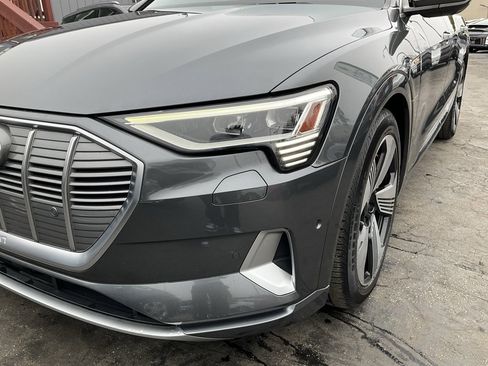 Used 2019 Audi e-tron Prestige w/ Prestige Package image 90