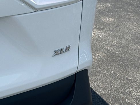 Used 2025 Toyota RAV4 XLE FWD image 21