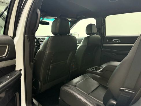 Used 2016 Ford Explorer XLT w/ Equipment Group 202A image 37