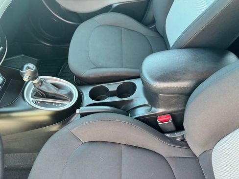 Used 2019 Kia Soul FWD image 14