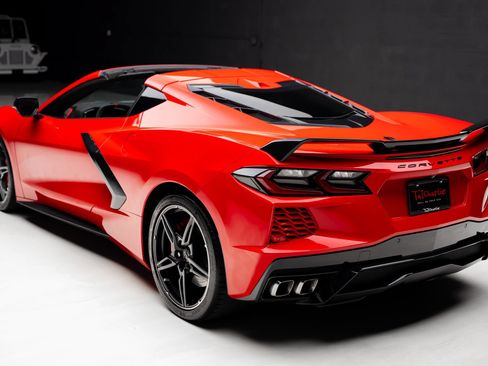 Used 2020 Chevrolet Corvette Stingray Premium Cpe w/ 3LT Preferred Equipment Group RWD image 26