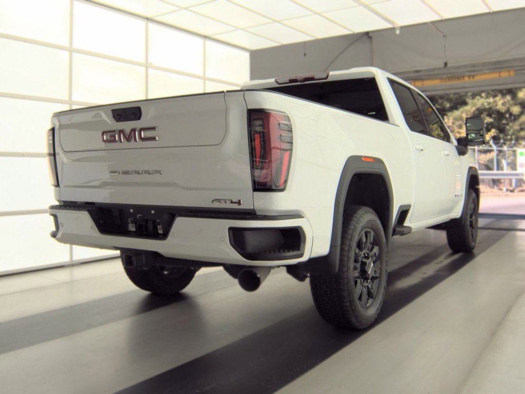 Used 2026 GMC Sierra 2500 AT4 AWD/4WD image 5