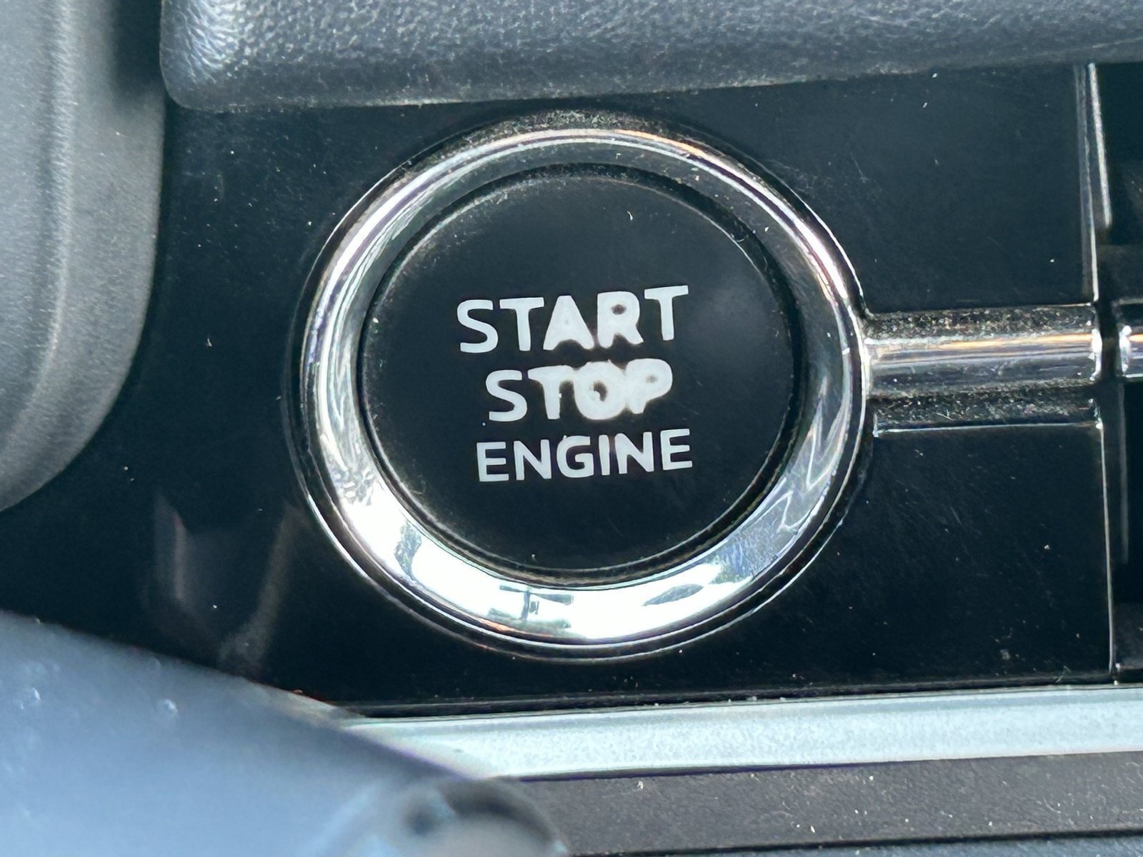 Used 2022 Mitsubishi Outlander SE FWD image 35