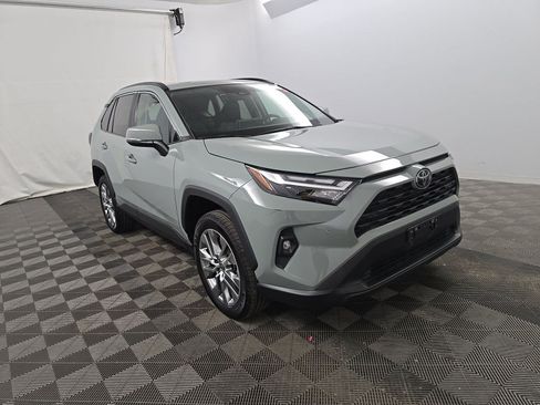 Used 2022 Toyota RAV4 XLE Premium FWD image 3