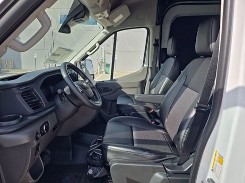 New 2026 Ford Transit 250 148 Medium Roof w/ Load Area Protection Package RWD image 3