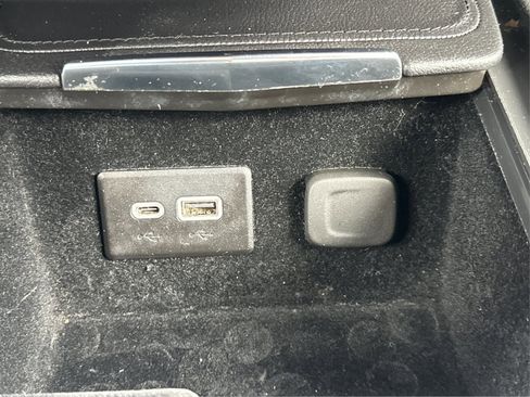 Used 2020 Cadillac XT4 Premium Luxury image 38