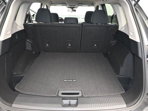 Used 2026 Nissan Rogue S image 11