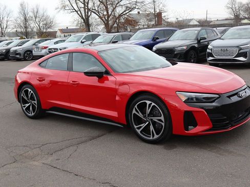 Used 2022 Audi e-tron GT Prestige w/ Prestige Package image 3