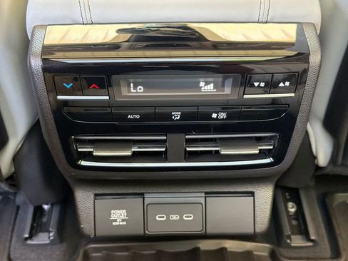Used 2025 Acura MDX SH-AWD w/ Technology Package image 10