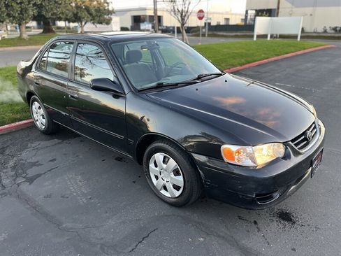 Used 2001 Toyota Corolla LE image 3