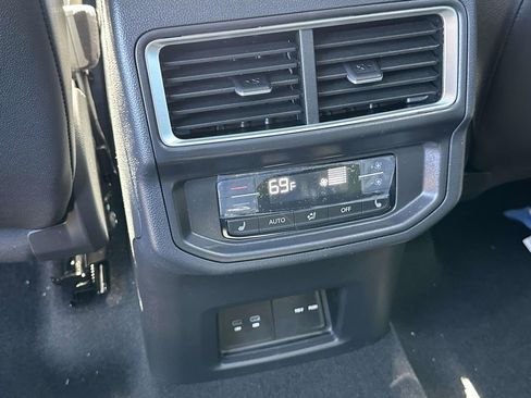 New 2026 Volkswagen Atlas SEL AWD/4WD image 11