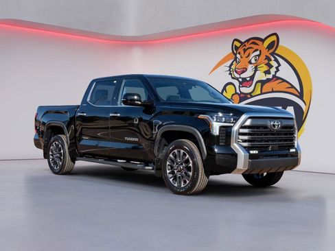 Used 2026 Toyota Tundra Limited AWD/4WD image 3
