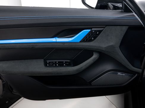 Certified 2025 Porsche Taycan Turbo GT image 14