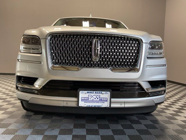 Used 2019 Lincoln Navigator Reserve AWD/4WD image 3