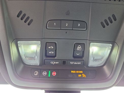 Used 2025 Cadillac XT6 Sport w/ LPO, Floor Liner Package AWD/4WD image 17