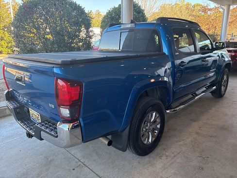Used 2018 Toyota Tacoma SR5 image 3