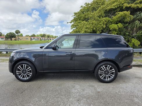 Used 2025 Land Rover Range Rover SE image 7