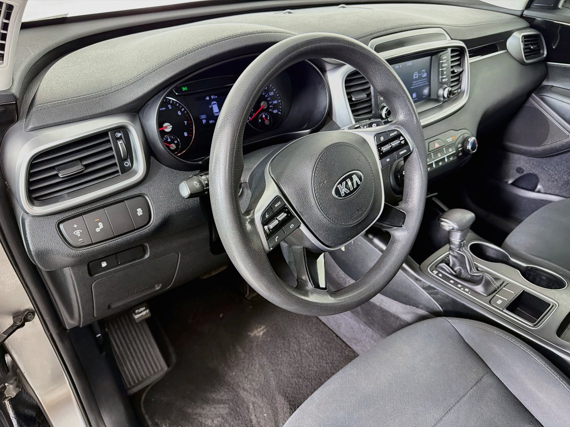 Used 2019 Kia Sorento FWD image 9
