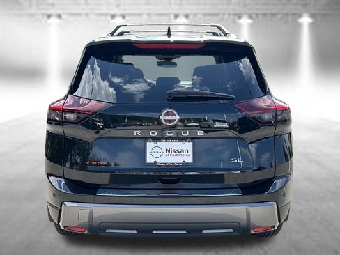 Certified 2025 Nissan Rogue SL FWD image 8