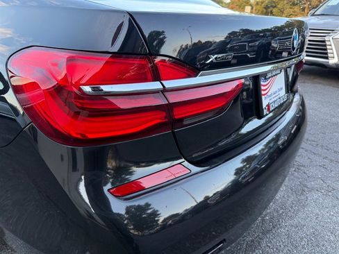 Used 2018 BMW 750i xDrive image 9