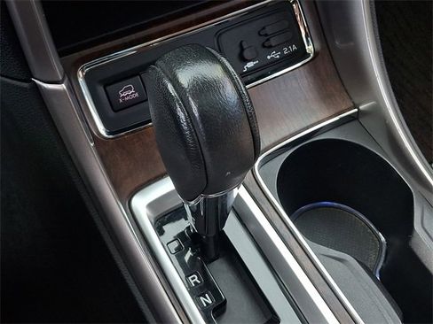 Used 2019 Subaru Ascent Touring image 15