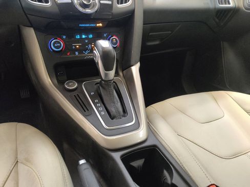Used 2016 Ford Focus Titanium FWD image 26