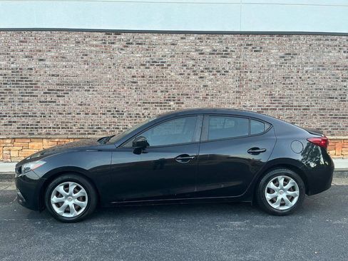 Used 2016 MAZDA MAZDA3 i Sport FWD image 2