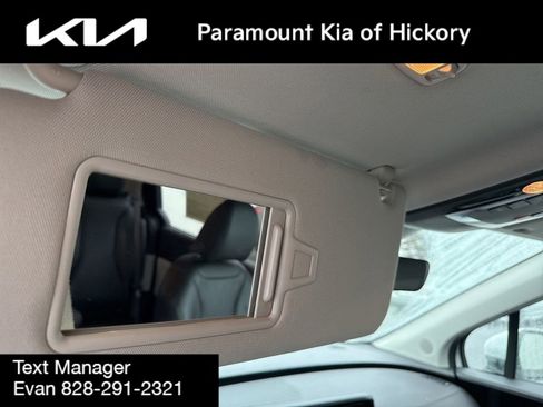 Used 2024 Kia Carnival EX image 36