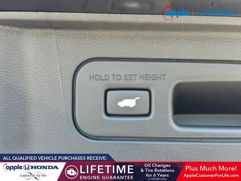 Used 2025 Honda Pilot Touring image 22