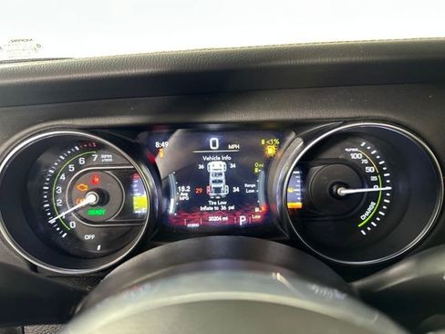 Used 2023 Jeep Wrangler Unlimited Sahara image 17