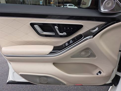 Used 2022 Mercedes-Benz S 580 S 580 image 19