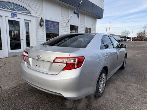 Used 2012 Toyota Camry LE image 5