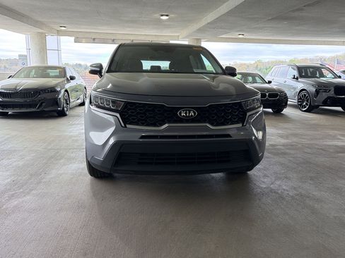 Used 2021 Kia Sorento LX image 5