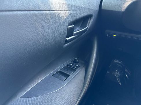Used 2025 Toyota Corolla LE FWD image 18