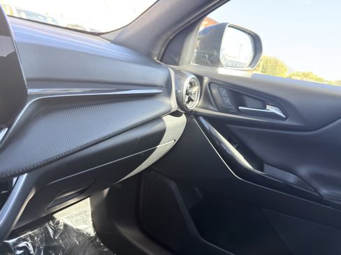 Used 2026 Chevrolet Equinox LT FWD image 35