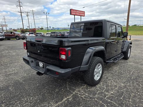 Used 2023 Jeep Gladiator Sport AWD/4WD image 7