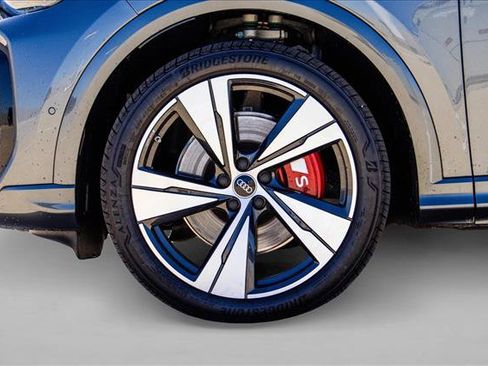 New 2026 Audi SQ5 Premium Plus AWD/4WD image 9
