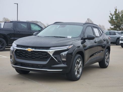 New 2026 Chevrolet Trax LT w/ Driver Confidence Package image 2