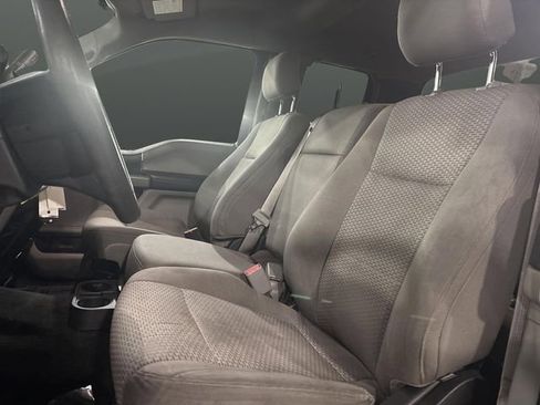 Used 2015 Ford F150 XLT image 4