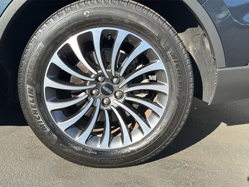 Used 2023 Lincoln Aviator Reserve image 9