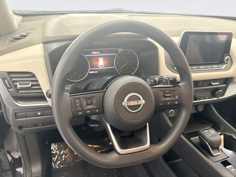 Used 2023 Nissan Rogue SV AWD/4WD image 12