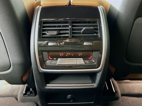 New 2026 BMW X6 xDrive40i w/ Climate Comfort Package image 18