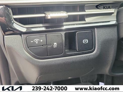 New 2026 Kia Sportage LX w/ LX Convenience Package FWD image 24