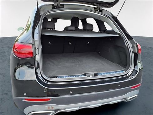 Used 2024 Mercedes-Benz GLC 300 image 21