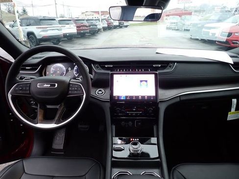 New 2025 Jeep Grand Cherokee Limited w/ MOPAR Finishing Package AWD/4WD image 14