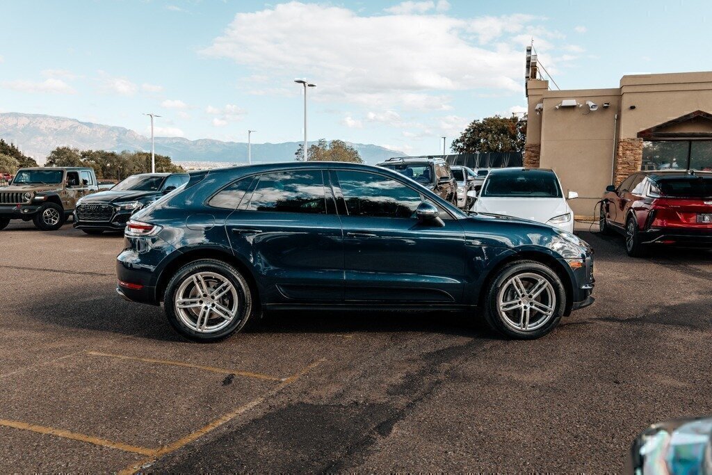 Used 2020 Porsche Macan AWD/4WD image 8