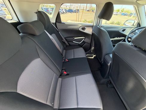Certified 2025 Kia Soul LX image 11