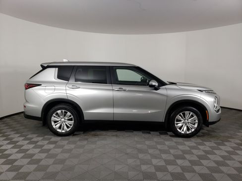 New 2026 Mitsubishi Outlander ES image 5