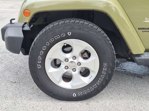 Used 2013 Jeep Wrangler Unlimited Sahara w/ Connectivity Group AWD/4WD image 26